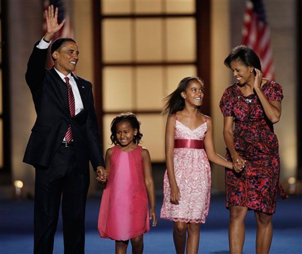 Barack Obama, daughter Sasha and Malia, and wife Michelle